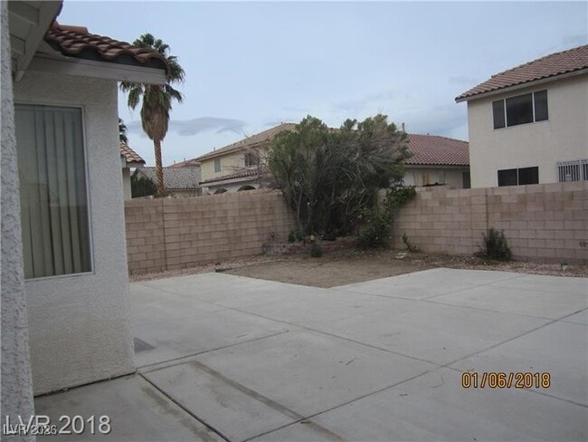 Building Photo - 8328 Crown Peak Ave