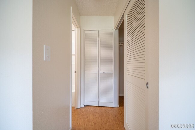 Building Photo - $2700 / 2 BED / 1 BATH IN WAIPIO