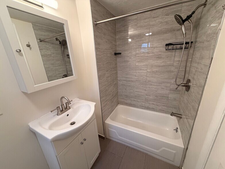 Building Photo - 2049 Snyder Ave