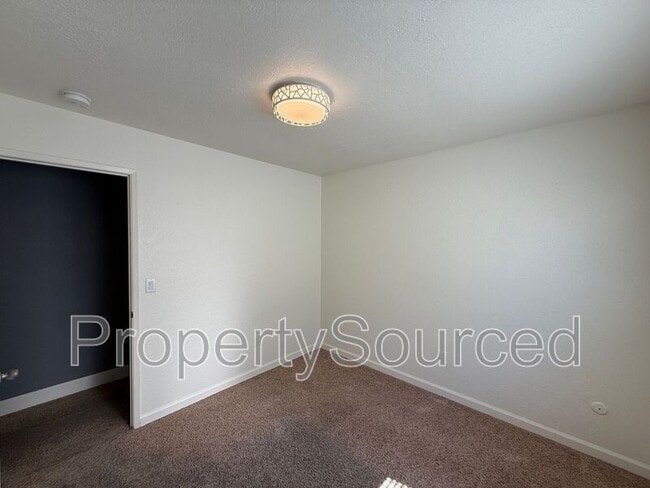 Building Photo - 856 Nottingham Dr