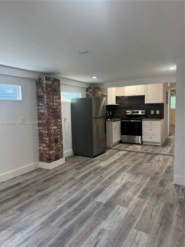 Building Photo - 1313 NW 3rd Ave