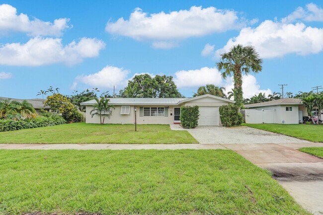 Building Photo - 732 Pelican Way