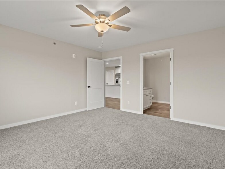 Building Photo - 7128 Thunder Vly Dr