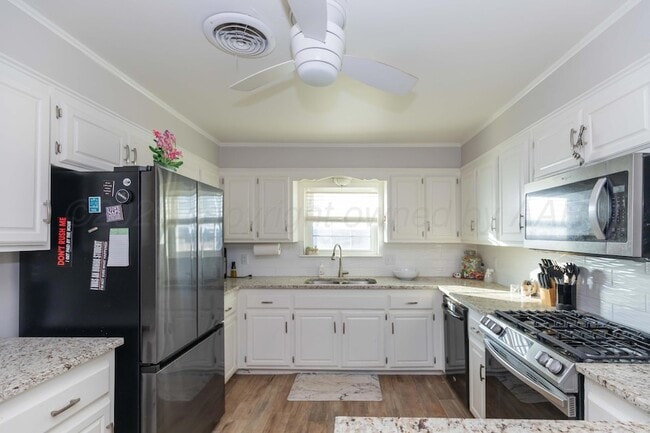 Building Photo - 4203 Woodfield St