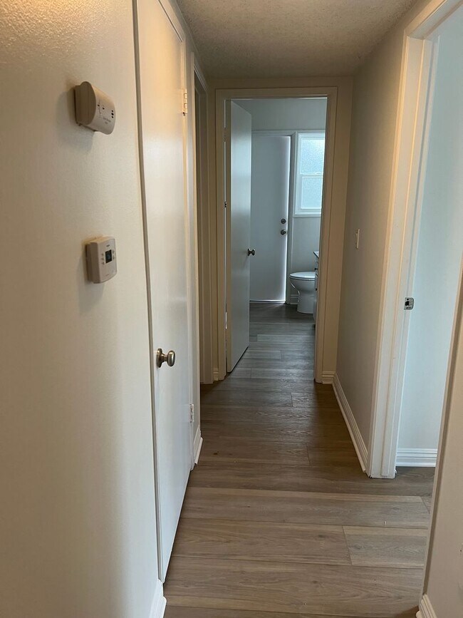 Building Photo - Moffett tract 5 bedroom home with pool in cul-de-sac