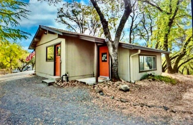 Building Photo - AUBURN LAKE TRAILS