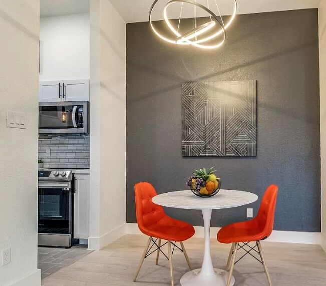 Building Photo - 2627 Douglas Ave