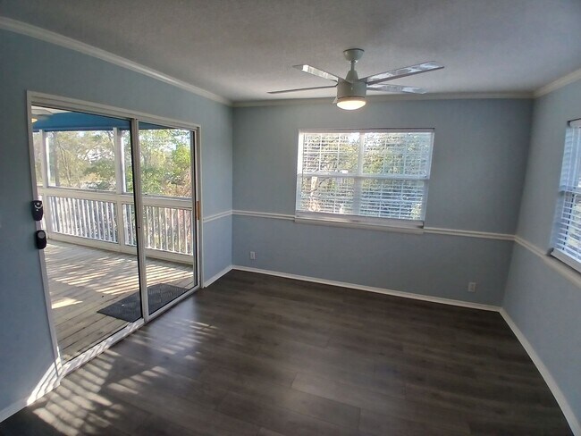Building Photo - Charming Coastal Rental at Bald Point FL
