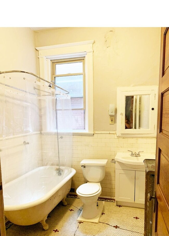 Building Photo - 3227 Jefferson Ave