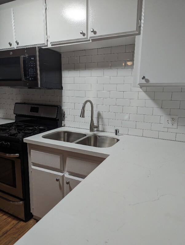 Building Photo - 7014 Lanewood Ave