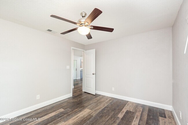 Building Photo - 3361 Chapparal Ct