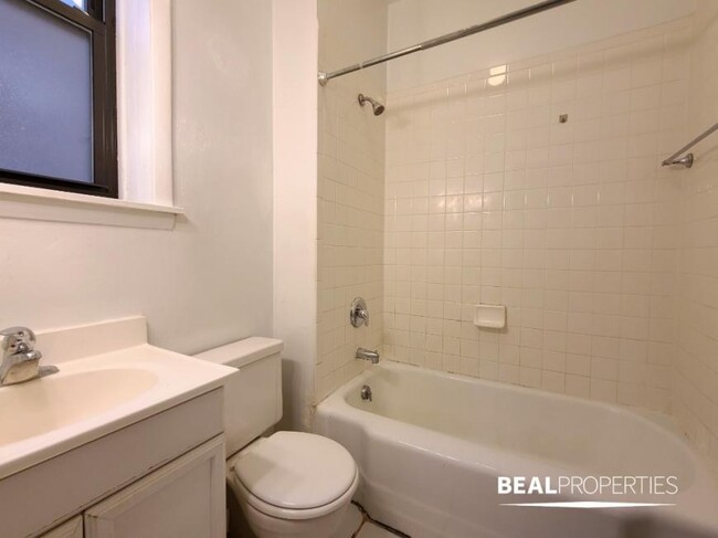 Primary Photo - 2 bedroom in CHICAGO IL 60610