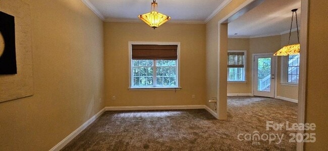 Building Photo - 6926 Linkside Ct