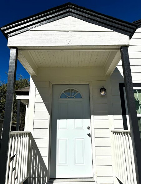 Building Photo - 4025 Walker St
