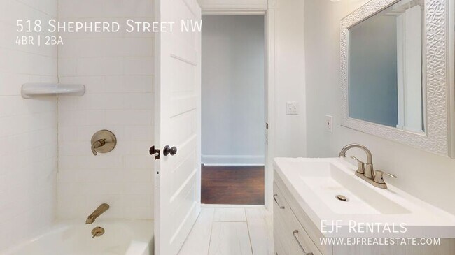 Building Photo - 518 Shepherd St NW