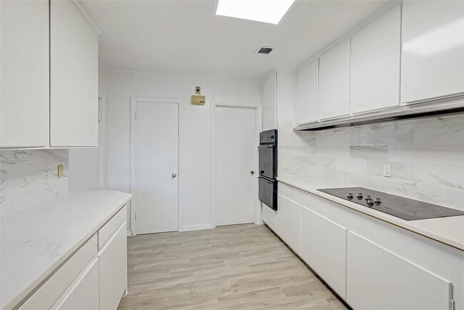 Building Photo - 2511 Maroneal St