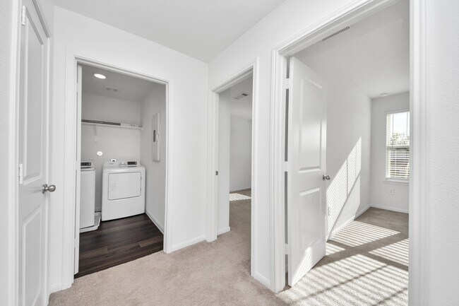 Building Photo - 25927 Chicory Dr