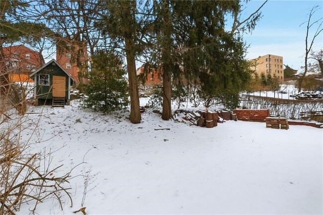 Building Photo - 3841 Lawnview Ave