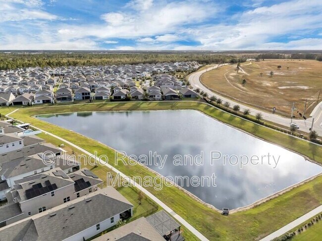 Building Photo - 15155 Mayberry Dr