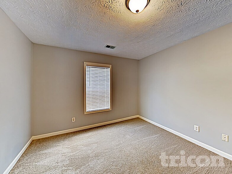 Building Photo - 726 Westbury Dr