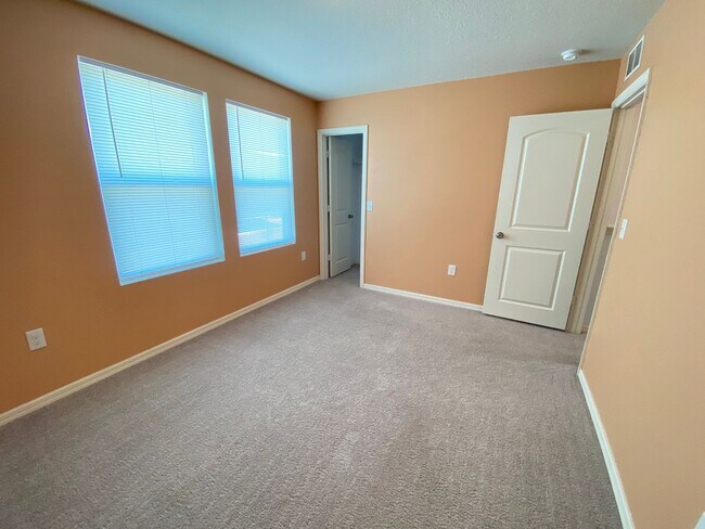 Building Photo - Four Bedroom / Three Bath Home