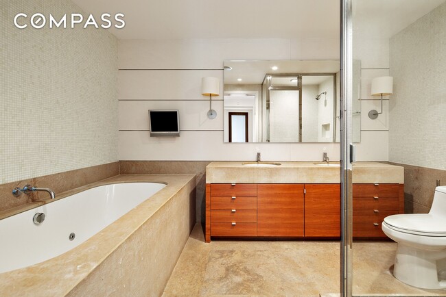 Building Photo - 169 Hudson St