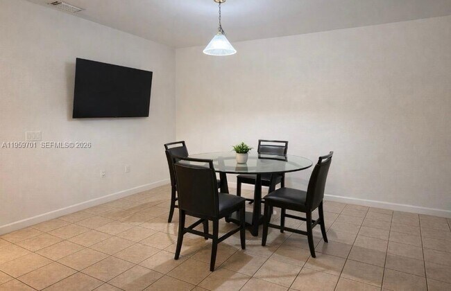 Building Photo - 5719 NW 113th Ct