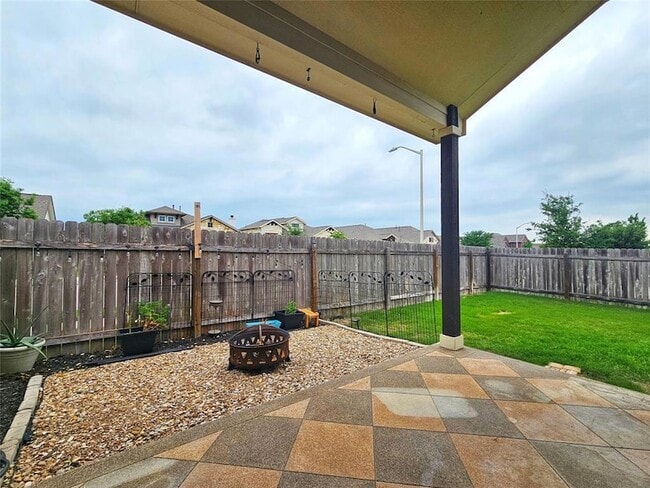 Building Photo - 637 Palmilla St