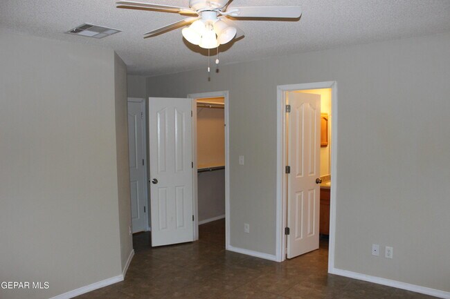 Building Photo - 13978 Vaquero Rock Dr