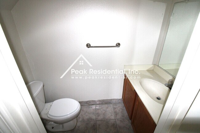 Building Photo - Spacious 3bd/2.5ba Home near Bell & Dry Creek Road