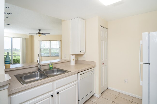 Building Photo - 4010 Grande Vista Blvd