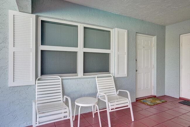 Building Photo - 4658 Bougainvilla Dr