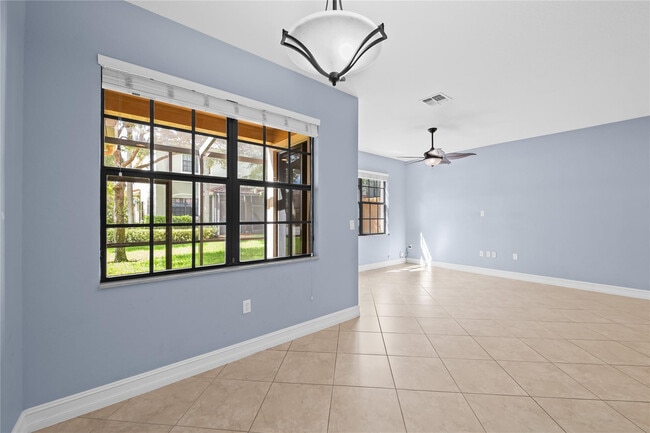 Building Photo - 10810 NW 74th Dr