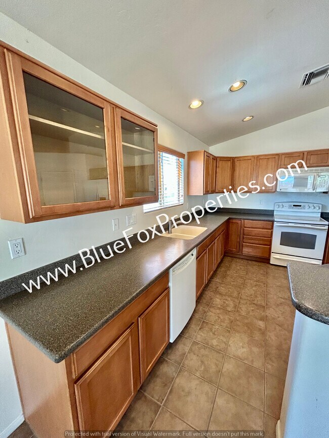 Building Photo - 6626 E Bambino Rd