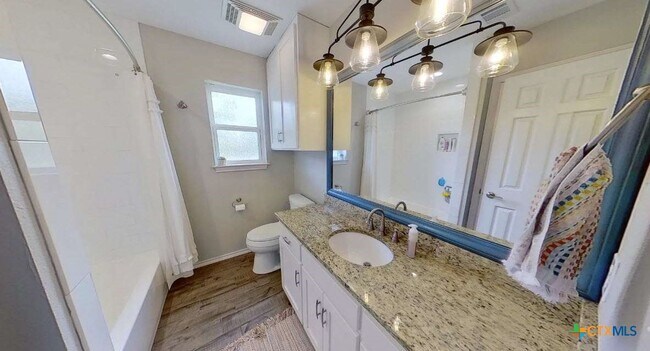 Building Photo - 323 Cardinal Dr