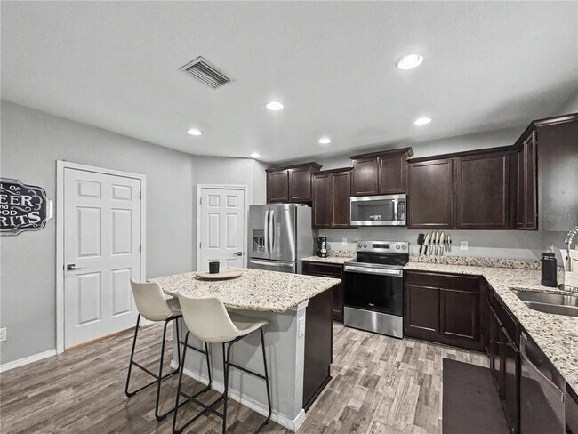 Building Photo - 4842 Chatterton Way