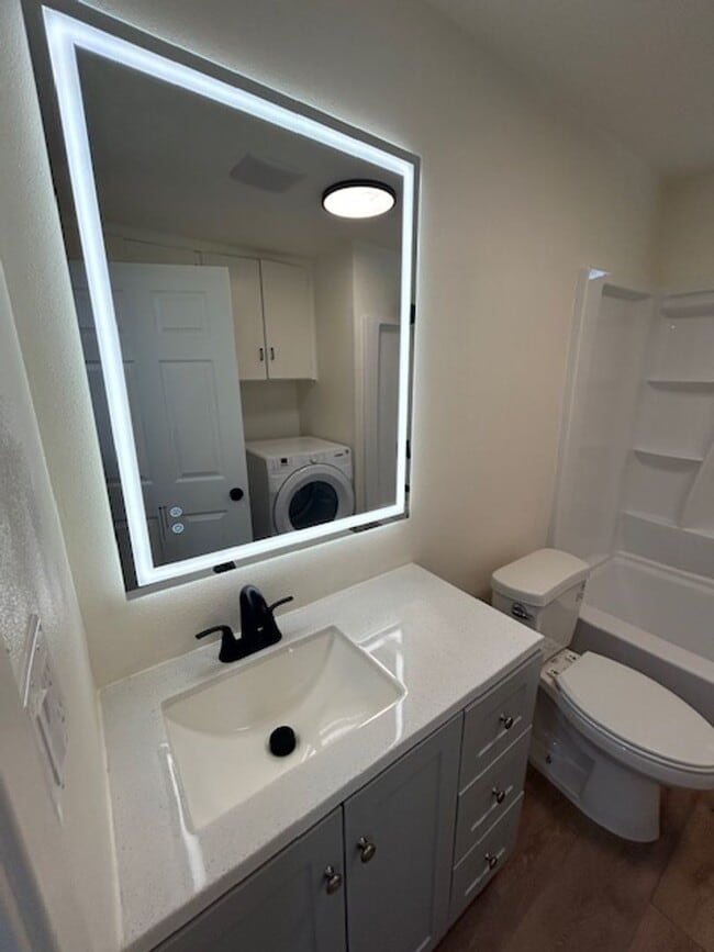 Building Photo - 1608-1610 S Central