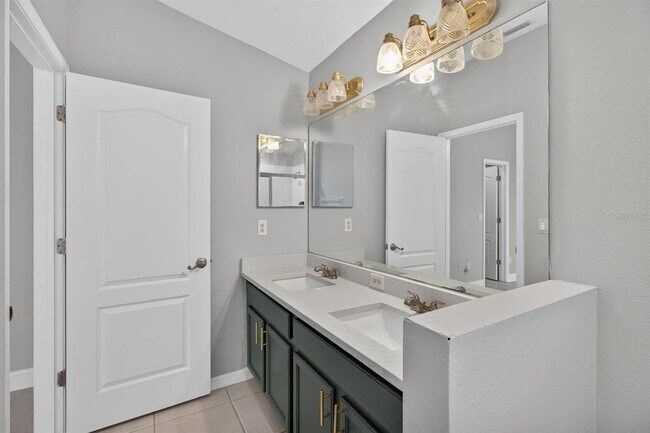 Building Photo - 7961 Carriage Pointe Dr