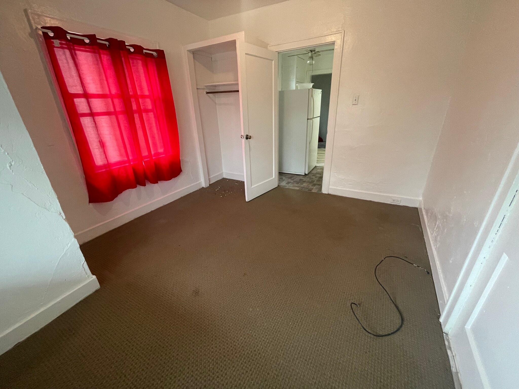 Building Photo - 390 W 19th Ave