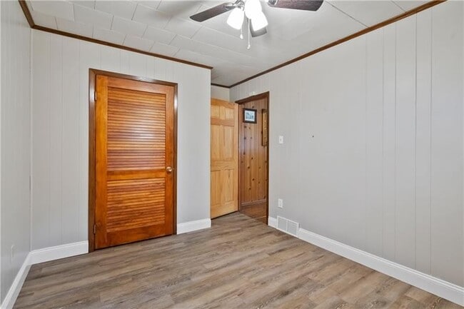 Building Photo - 127 Magill Rd