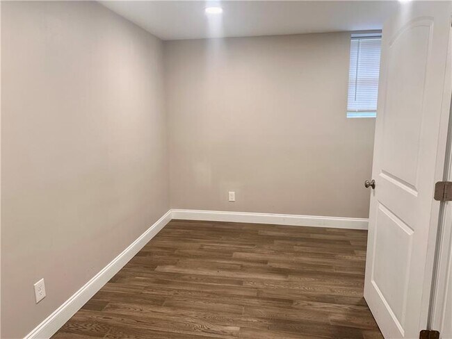 Building Photo - 2805 Pine Hill Dr