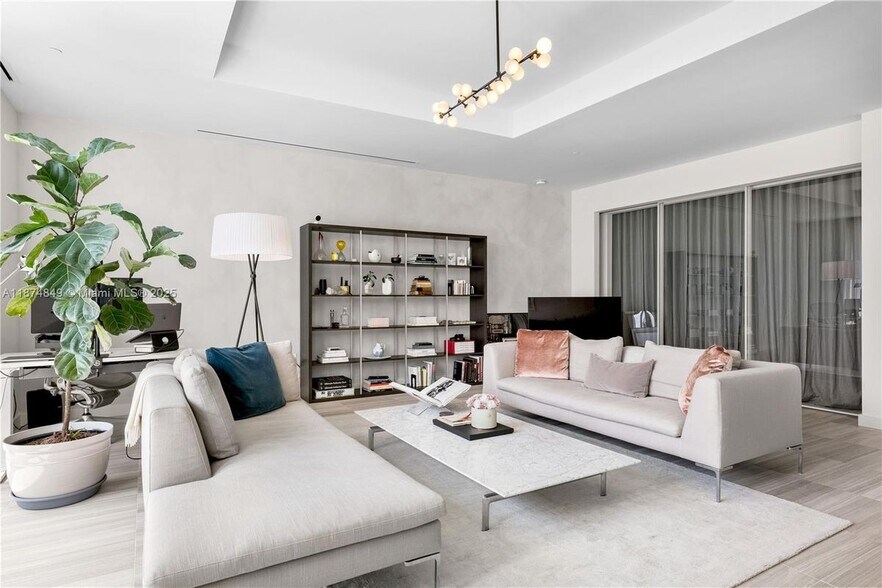 Building Photo - 4701 Meridian Ave