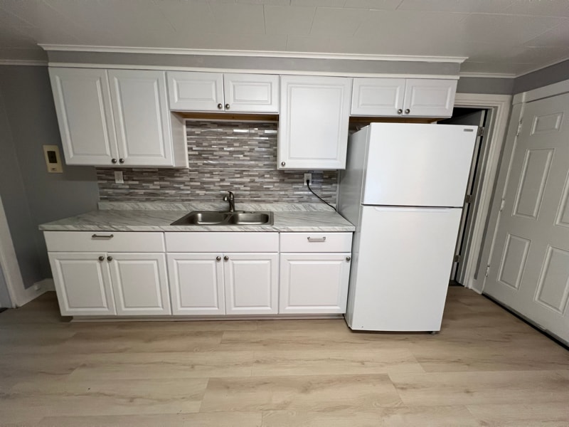 Building Photo - 429 3rd St