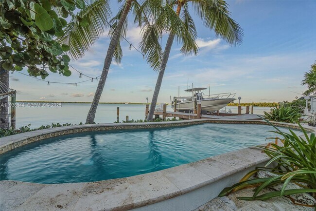 Building Photo - 16 North Dr