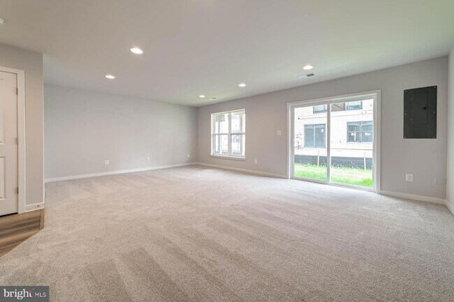 Building Photo - 6227 Almerico Pl