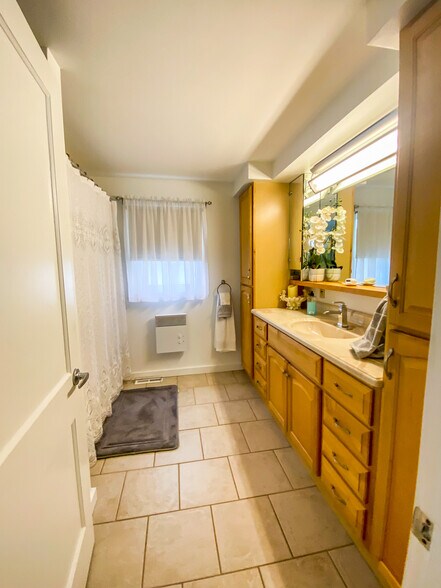 Building Photo - 210 Mount Vernon Ave