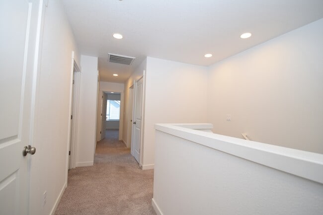 Building Photo - 1400 S 29th Blvd