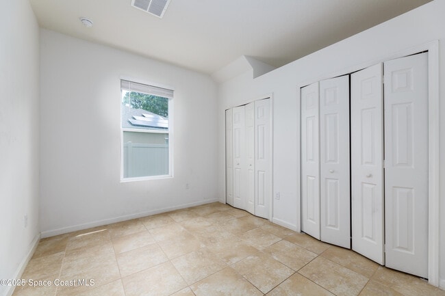 Building Photo - 632 Stonebriar Dr