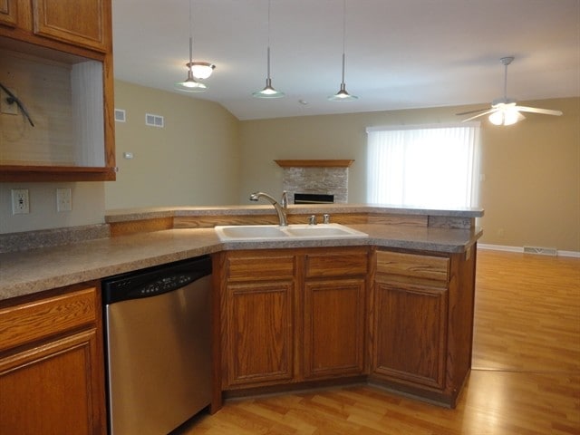 Building Photo - 744 Ridge View Dr