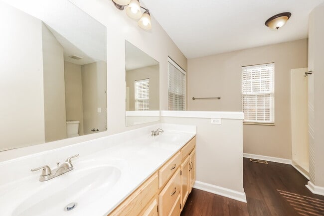 Building Photo - 317 Hunters Chase Dr